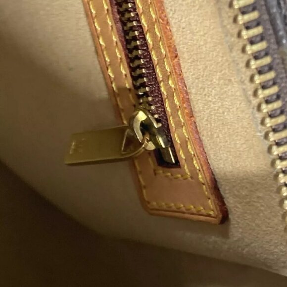 LOUIS VUITTON Monogram LoopingMM bag shawl Shoulder Bag - Picture 15 of 15